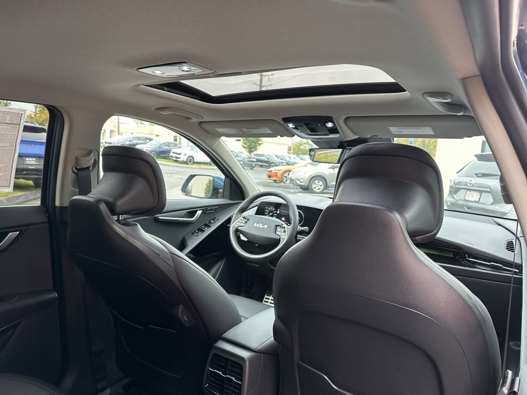 New 2025 Kia Niro Wave w/ Wave Preserve Package image 17