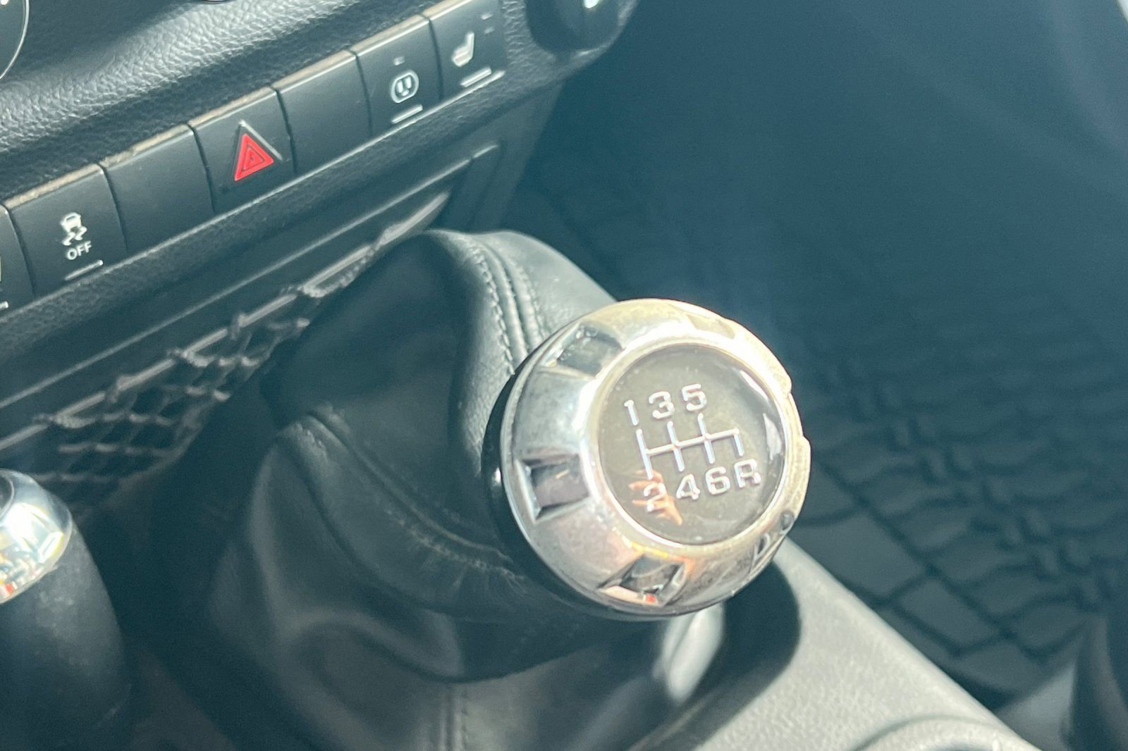 Used 2013 Jeep Wrangler Unlimited Sahara w/ Connectivity Group image 18