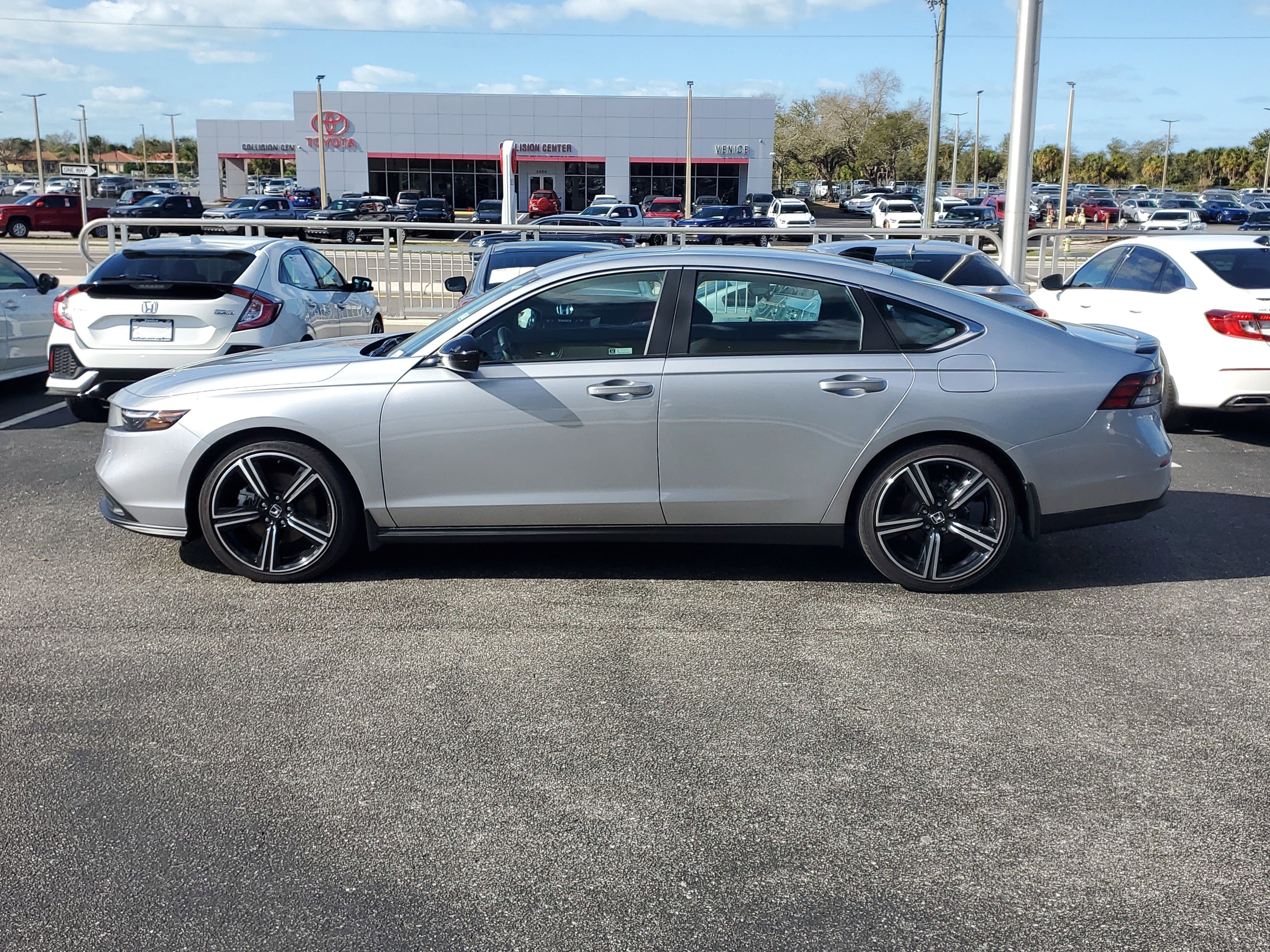 Used 2024 Honda Accord Sport image 7