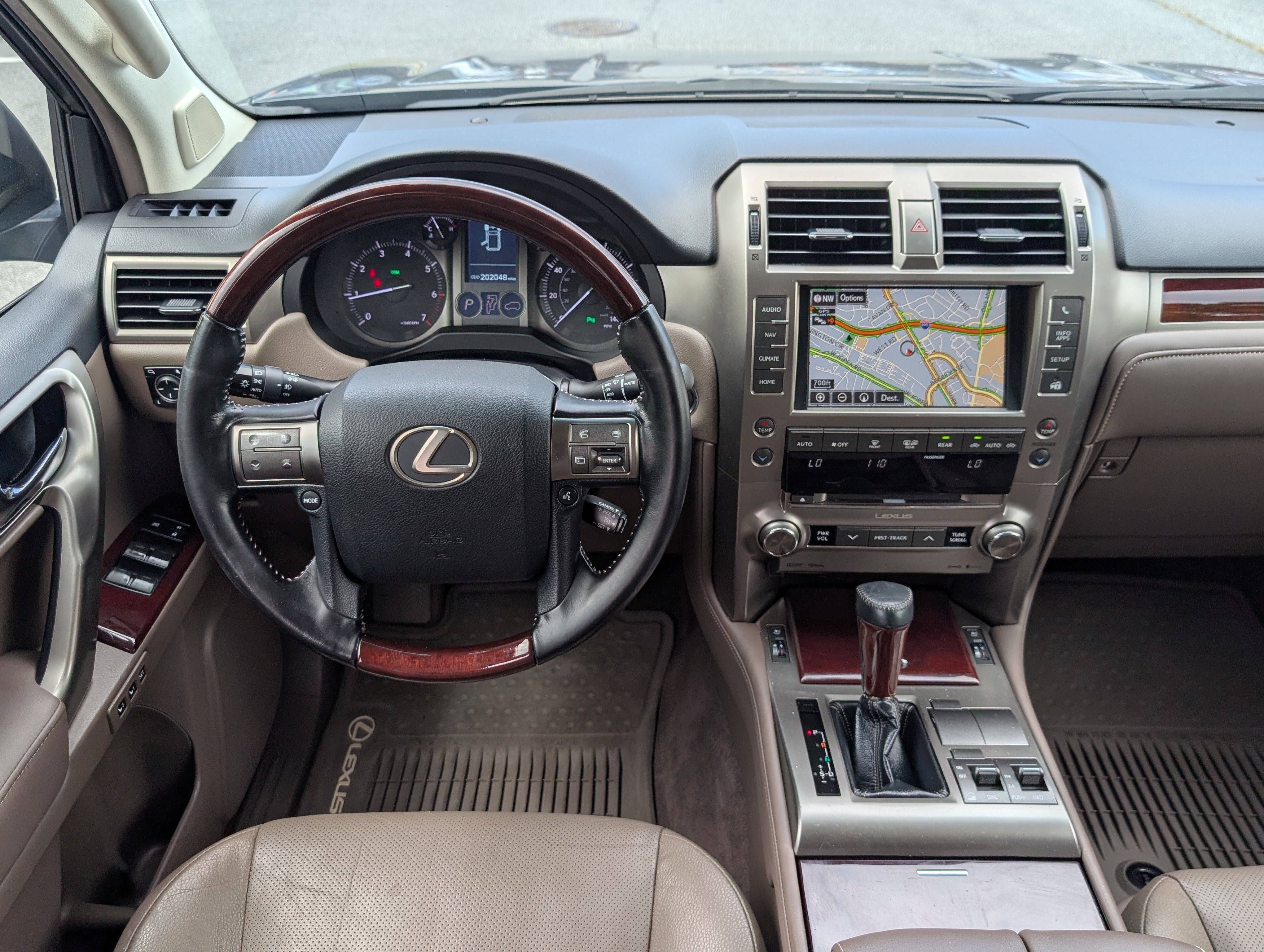 Used 2017 Lexus GX 460 Premium w/ Premium Package AWD/4WD image 16