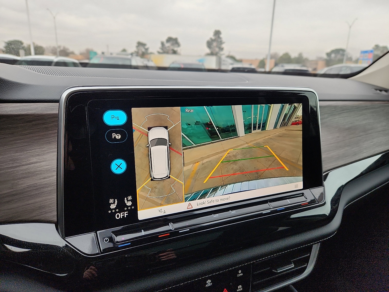 New 2026 Volkswagen Atlas SEL Premium R-Line image 18