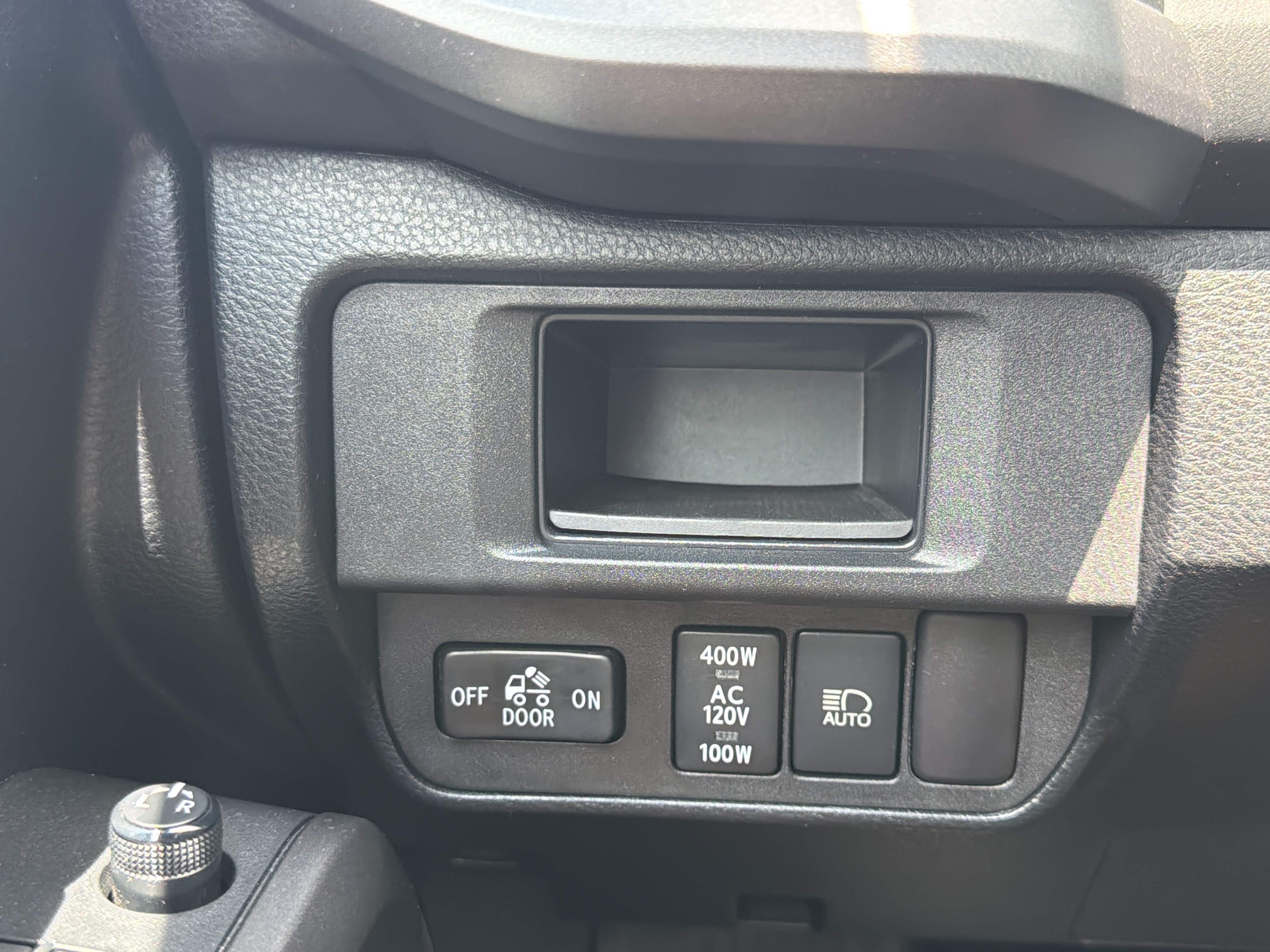 Used 2019 Toyota Tacoma TRD Off-Road AWD/4WD image 12