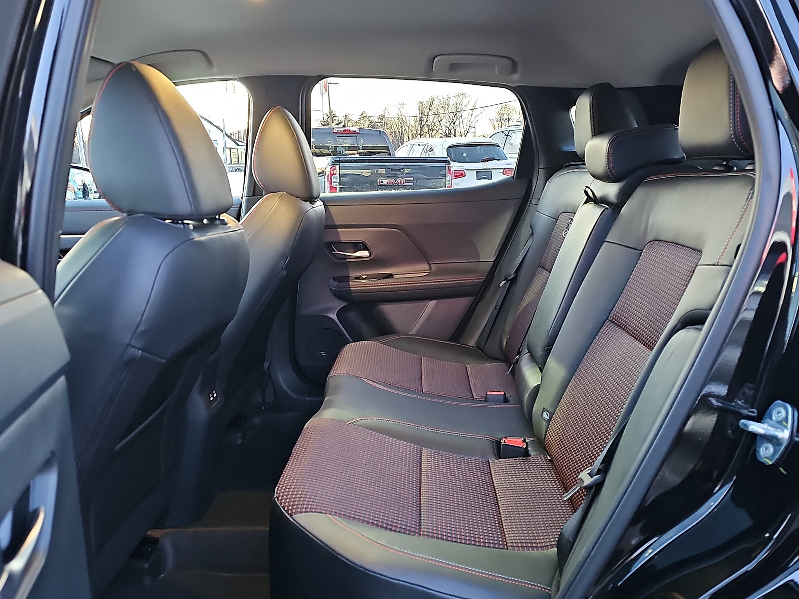 Certified 2025 Nissan Kicks SR AWD/4WD image 11