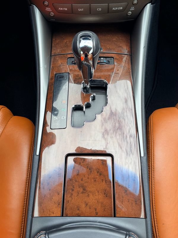 Used 2012 Lexus IS 350C w/ Luxury Pkg RWD image 40