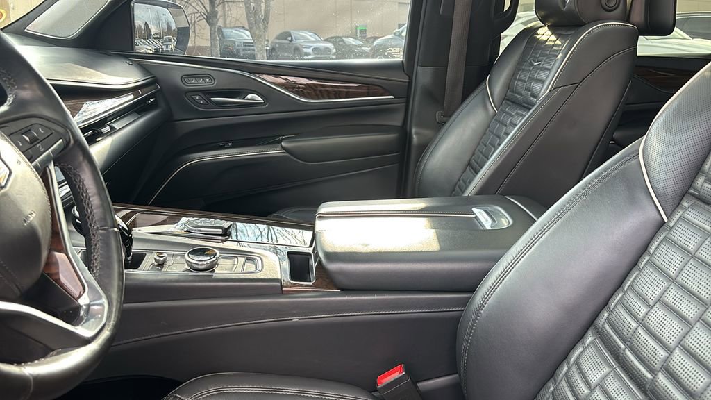 Used 2022 Cadillac Escalade ESV Sport Platinum w/ Heavy-Duty Trailer Package image 25