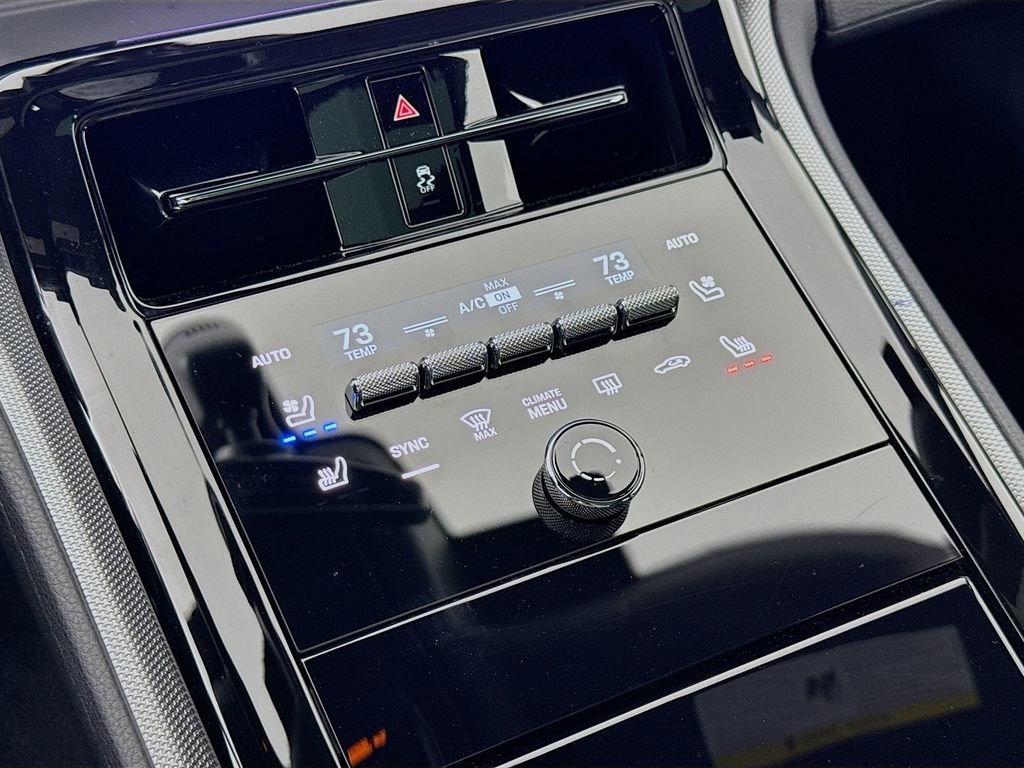 Certified 2025 Porsche Panamera image 22