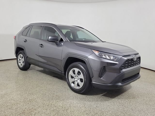 Used 2021 Toyota RAV4 LE FWD image 4