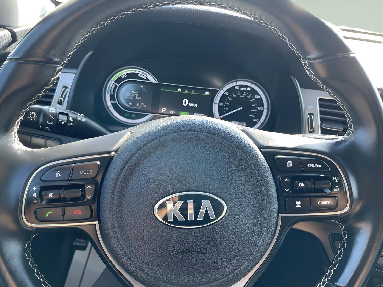 Used 2018 Kia Niro LX image 26