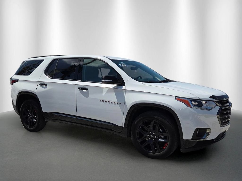 Used 2020 Chevrolet Traverse Premier w/ Redline Edition FWD image 2