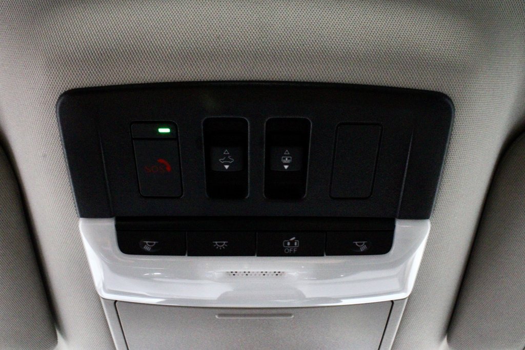 Certified 2025 Nissan Pathfinder Platinum w/ Cargo Package image 25