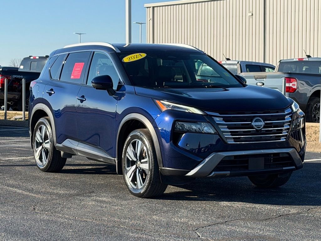 Used 2024 Nissan Rogue SL w/ SL Premium Package image 2