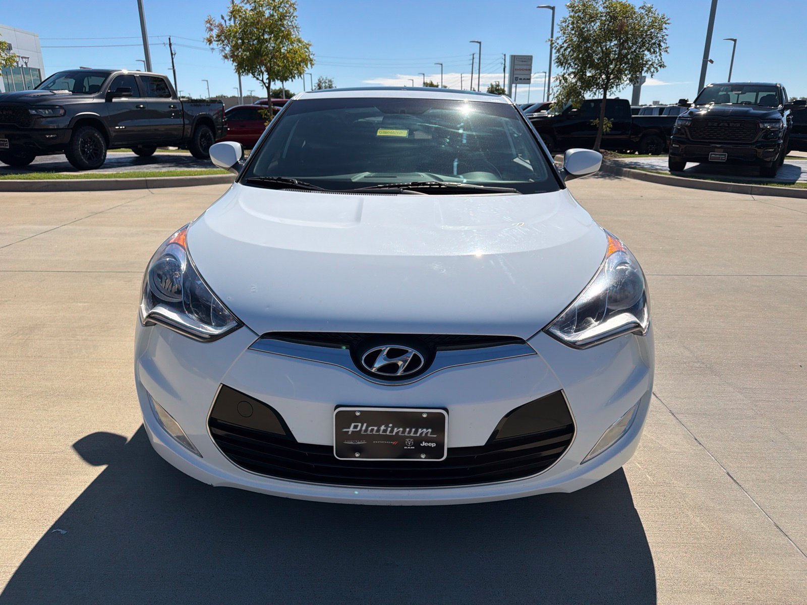 Used 2017 Hyundai Veloster Value Edition FWD image 8