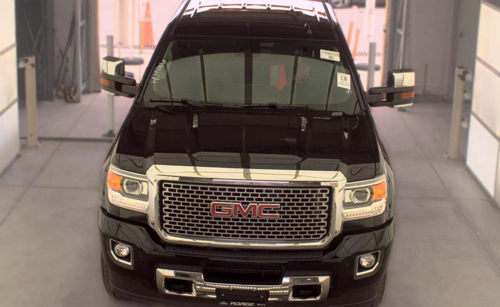 Used 2016 GMC Sierra 2500 Denali w/ Duramax Plus Package AWD/4WD image 2
