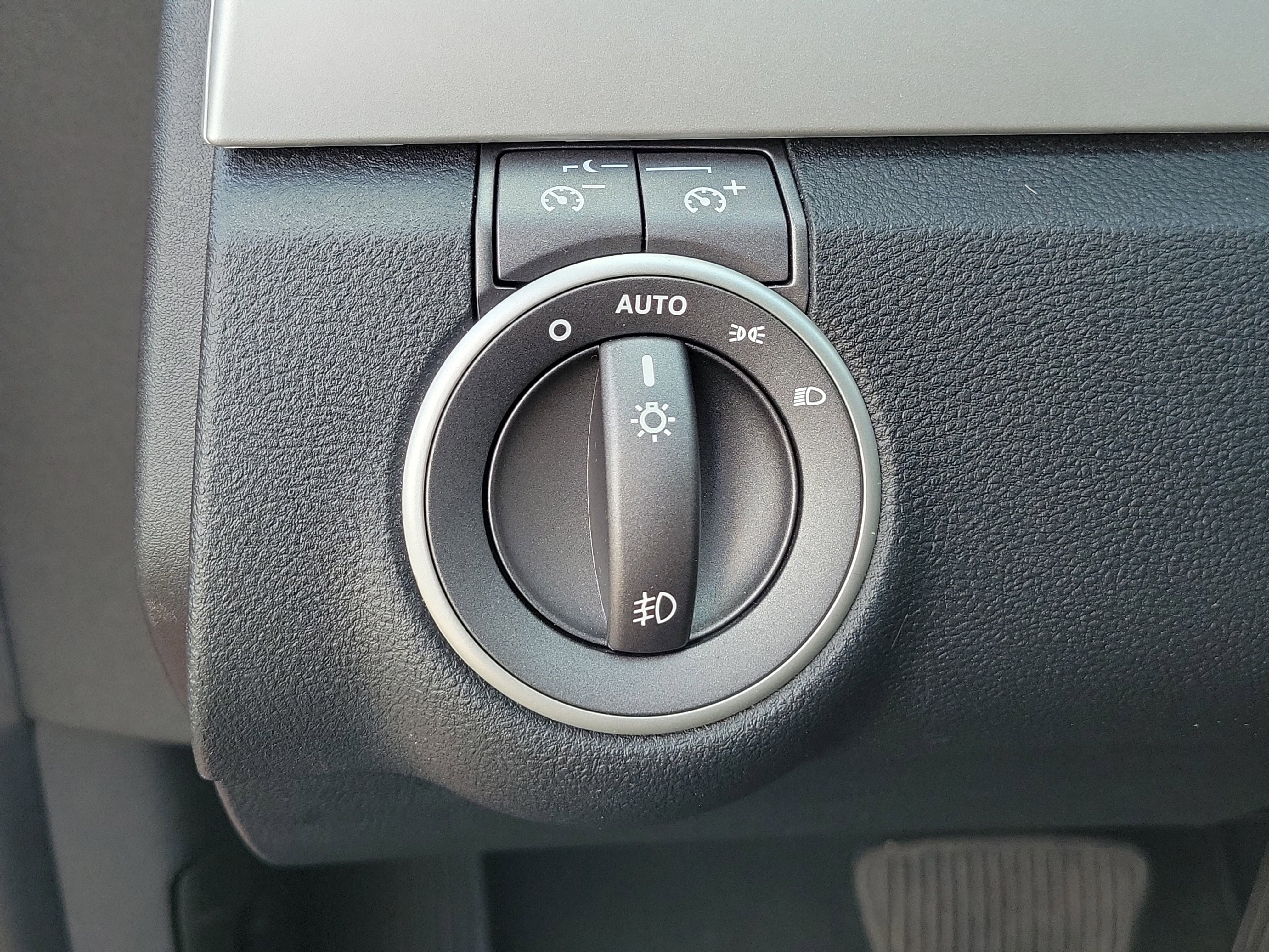 Used 2009 Pontiac G8 GT w/ Premium Package image 17