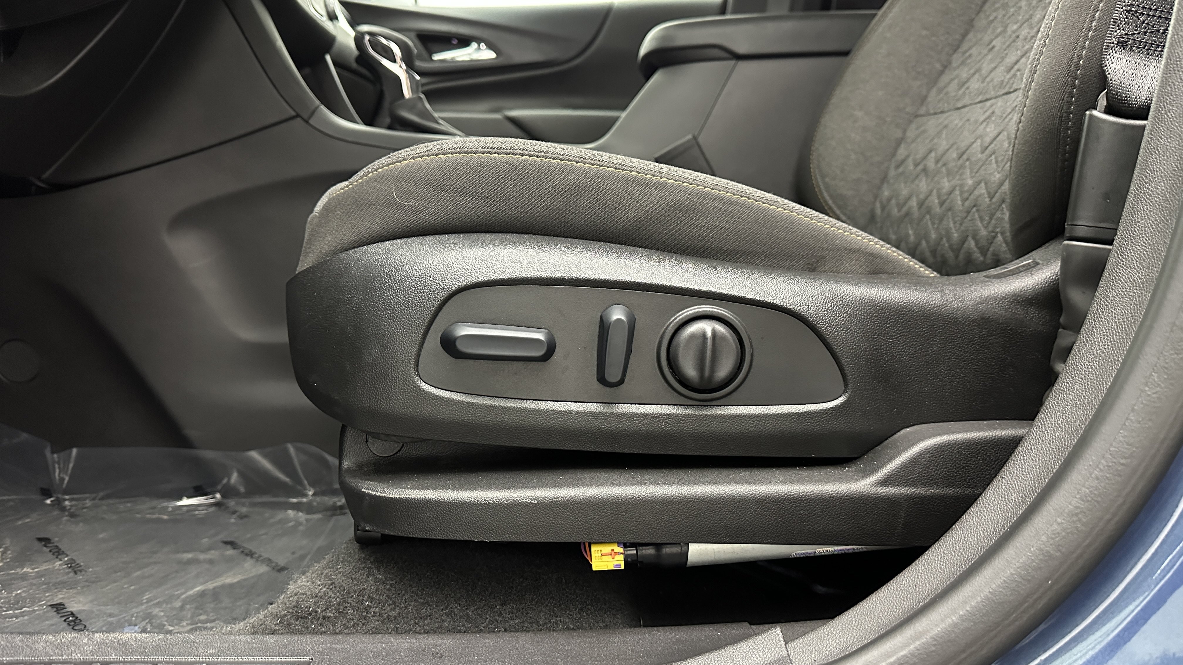 Used 2024 Chevrolet Equinox LT AWD/4WD image 10