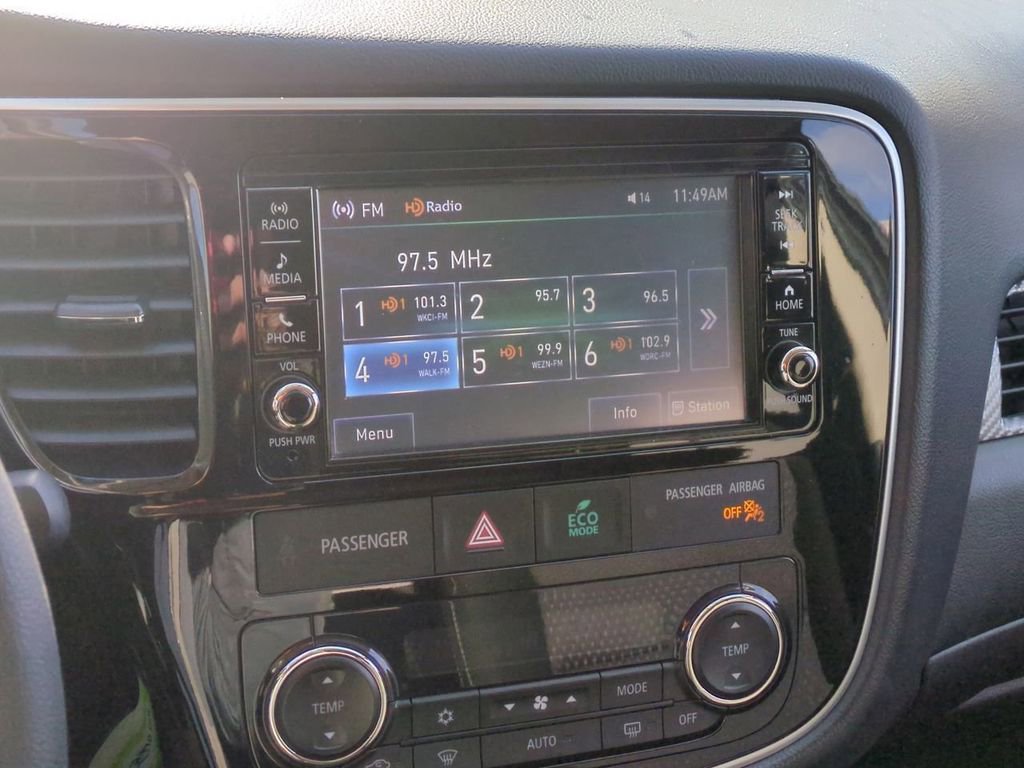 Used 2018 Mitsubishi Outlander ES image 19