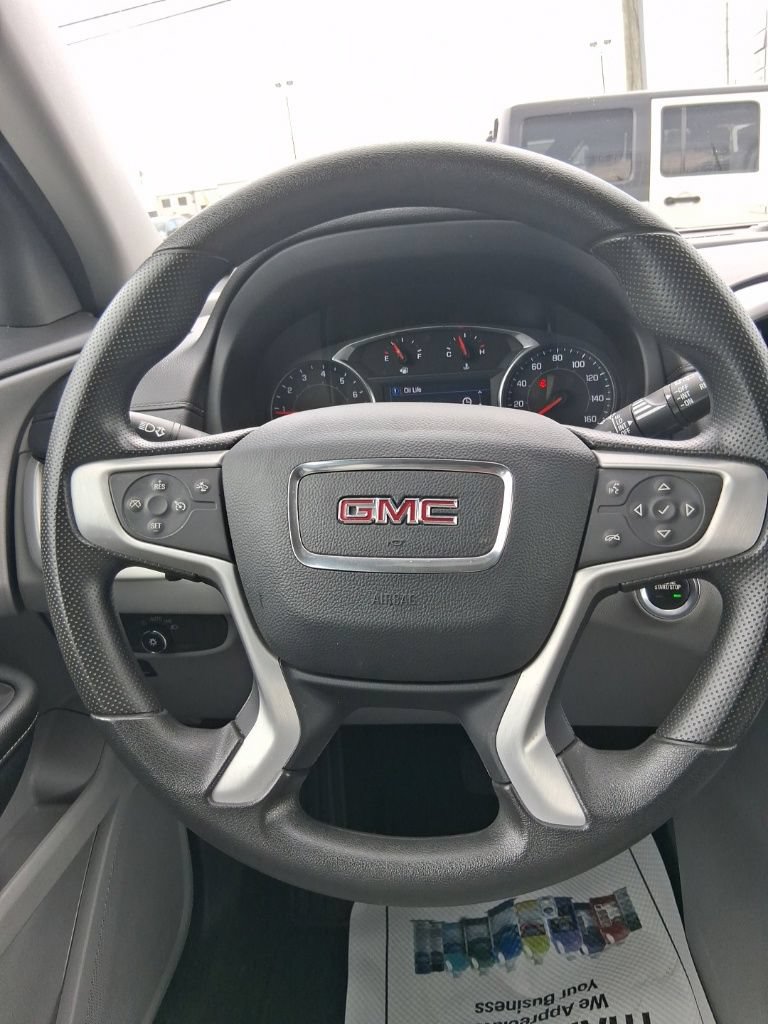 Used 2024 GMC Terrain SLE FWD image 9