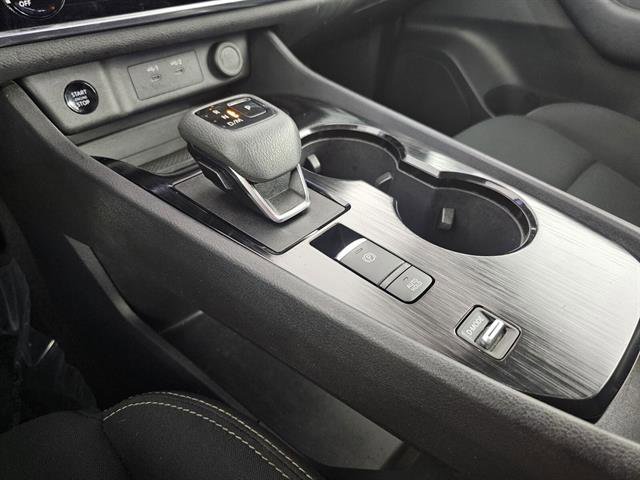 Used 2024 Nissan Rogue S image 35