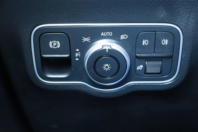 Used 2025 Mercedes-Benz GLA 250 image 27