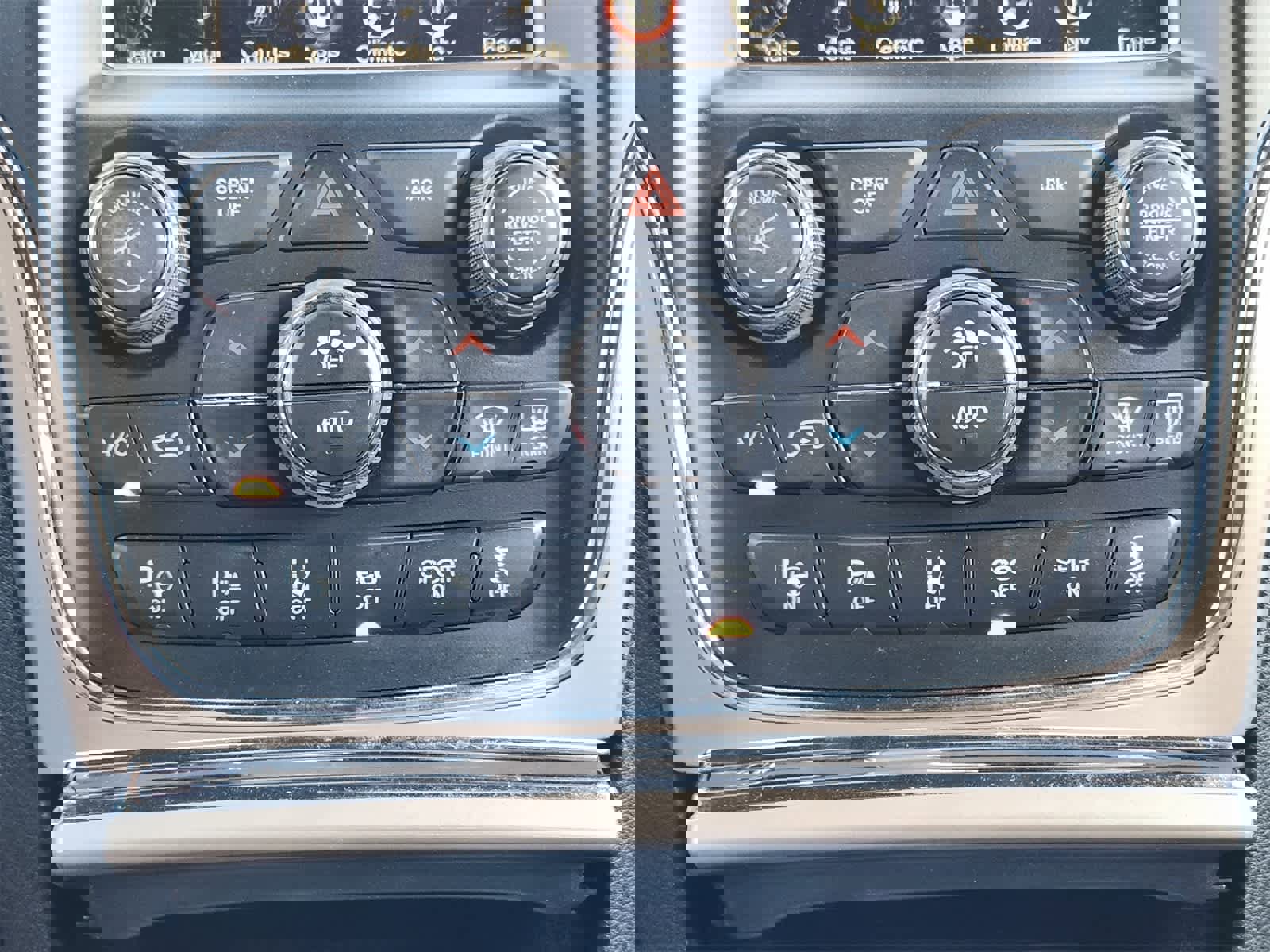 Used 2017 Jeep Grand Cherokee Overland w/ Jeep Active Safety Group image 19