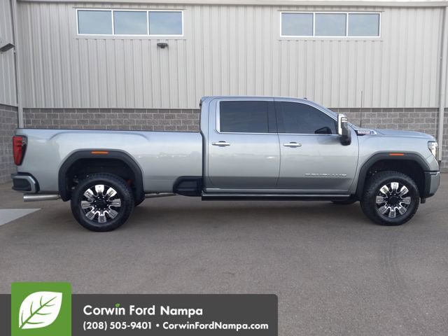 Used 2025 GMC Sierra 3500 Denali w/ Denali Reserve Package AWD/4WD image 2