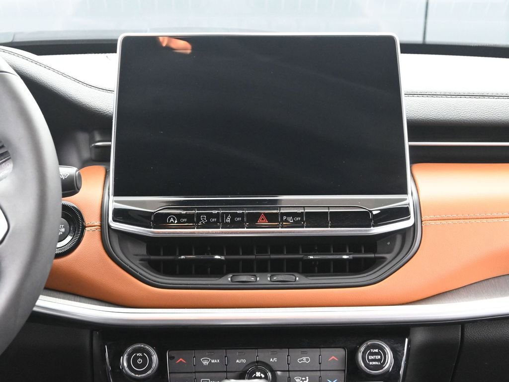 Used 2025 Jeep Compass Limited image 26