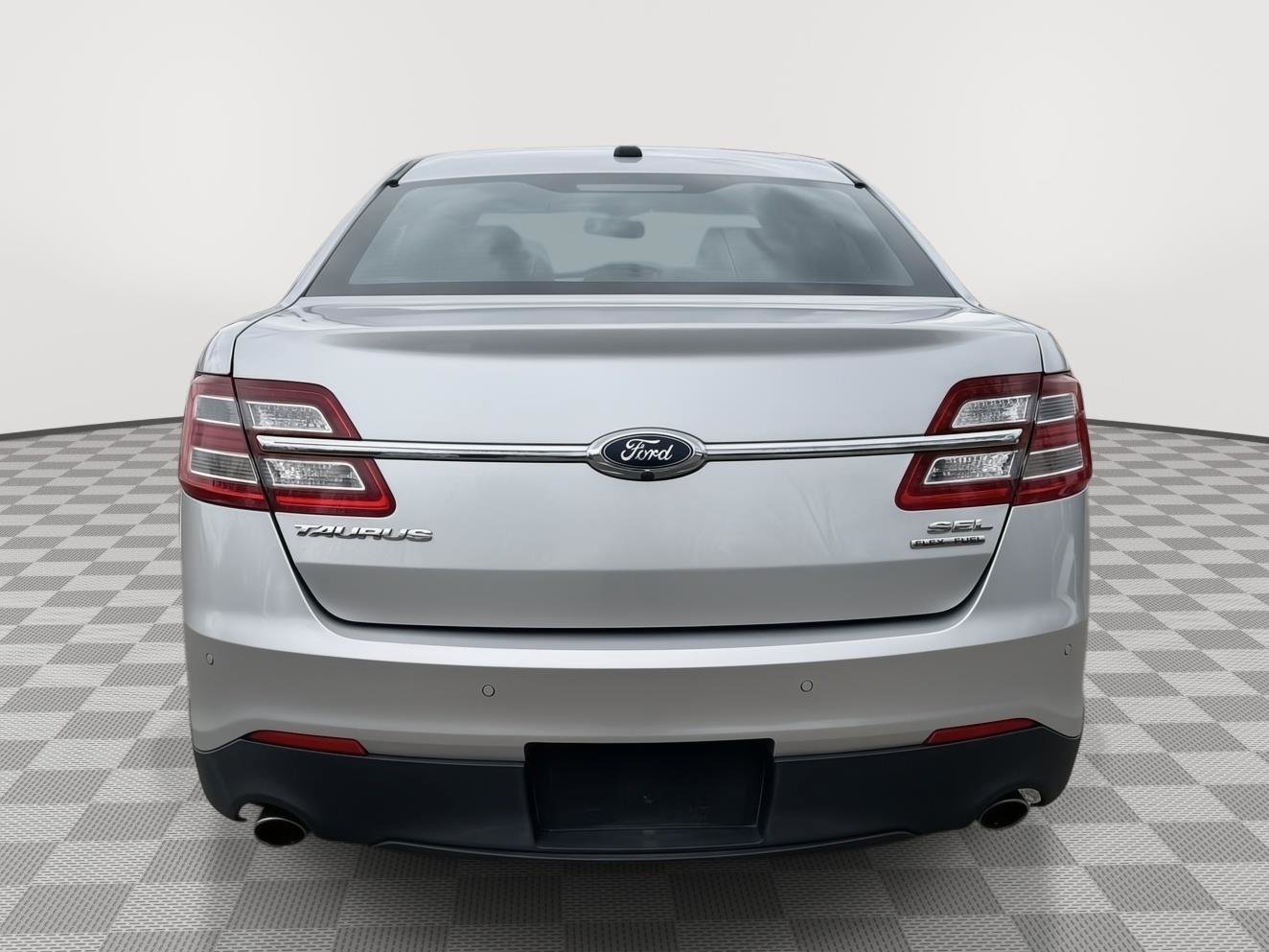 Used 2017 Ford Taurus SEL w/ Equipment Group 201A FWD image 8