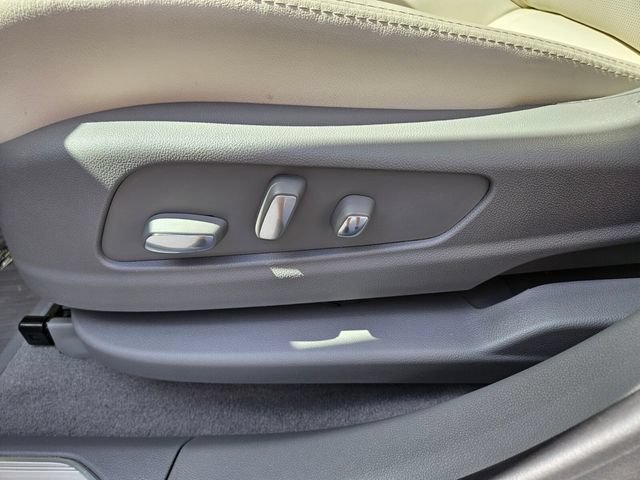 New 2026 Cadillac XT5 Premium Luxury w/ Driver Assist Package FWD image 9