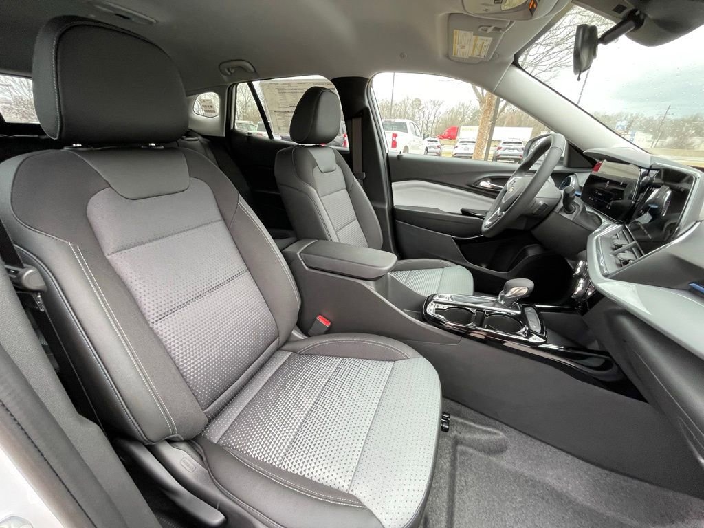 New 2026 Chevrolet Trax LT w/ Driver Confidence Package image 31