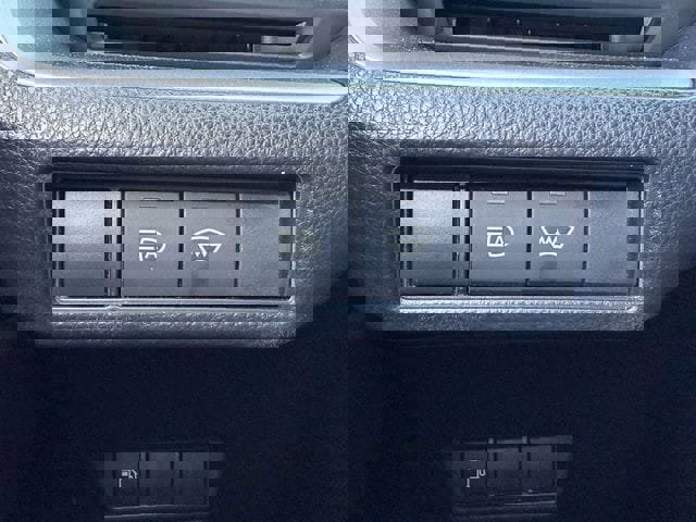 Used 2025 Toyota Prius LE image 21