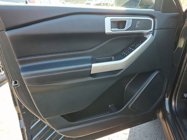 Certified 2022 Ford Explorer XLT w/ Equipment Group 202A image 13