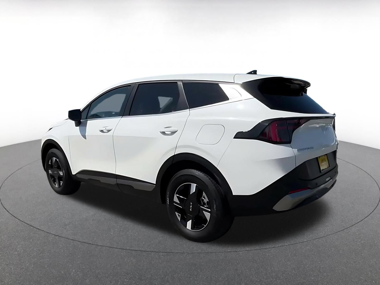Used 2026 Kia Sportage LX AWD/4WD image 8