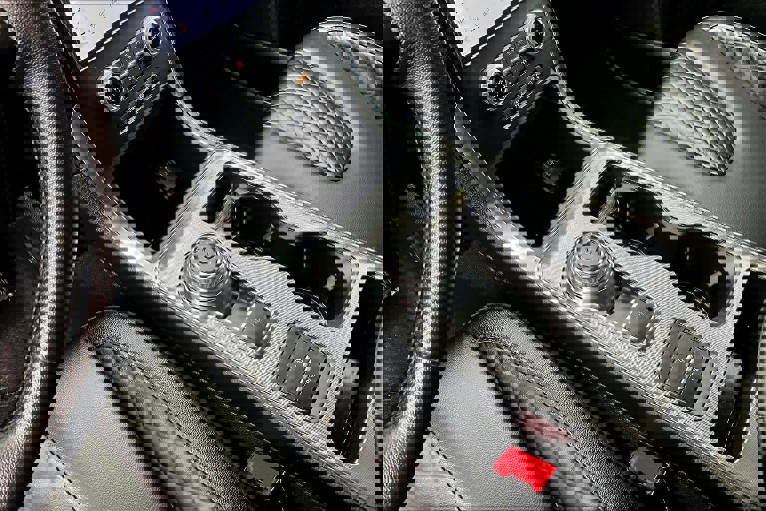 Used 2024 Ford Edge Titanium image 17