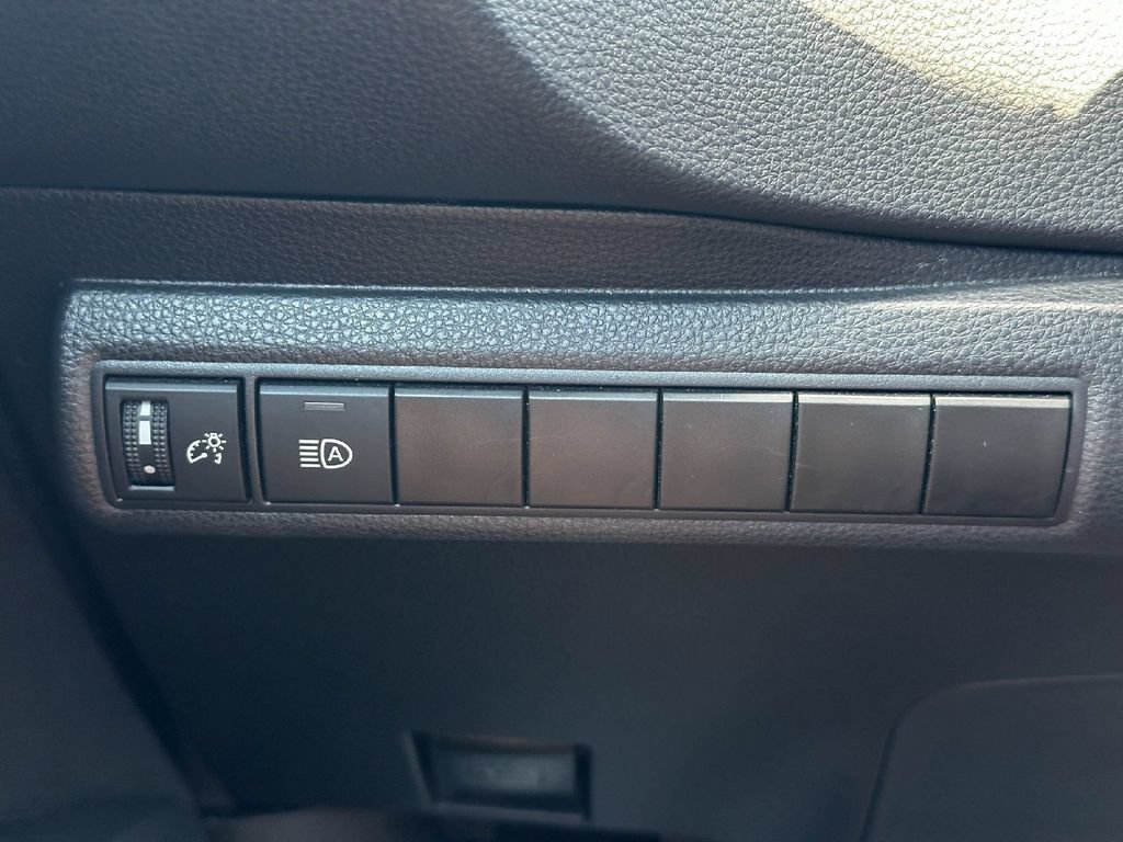 Certified 2025 Toyota Corolla LE FWD image 34