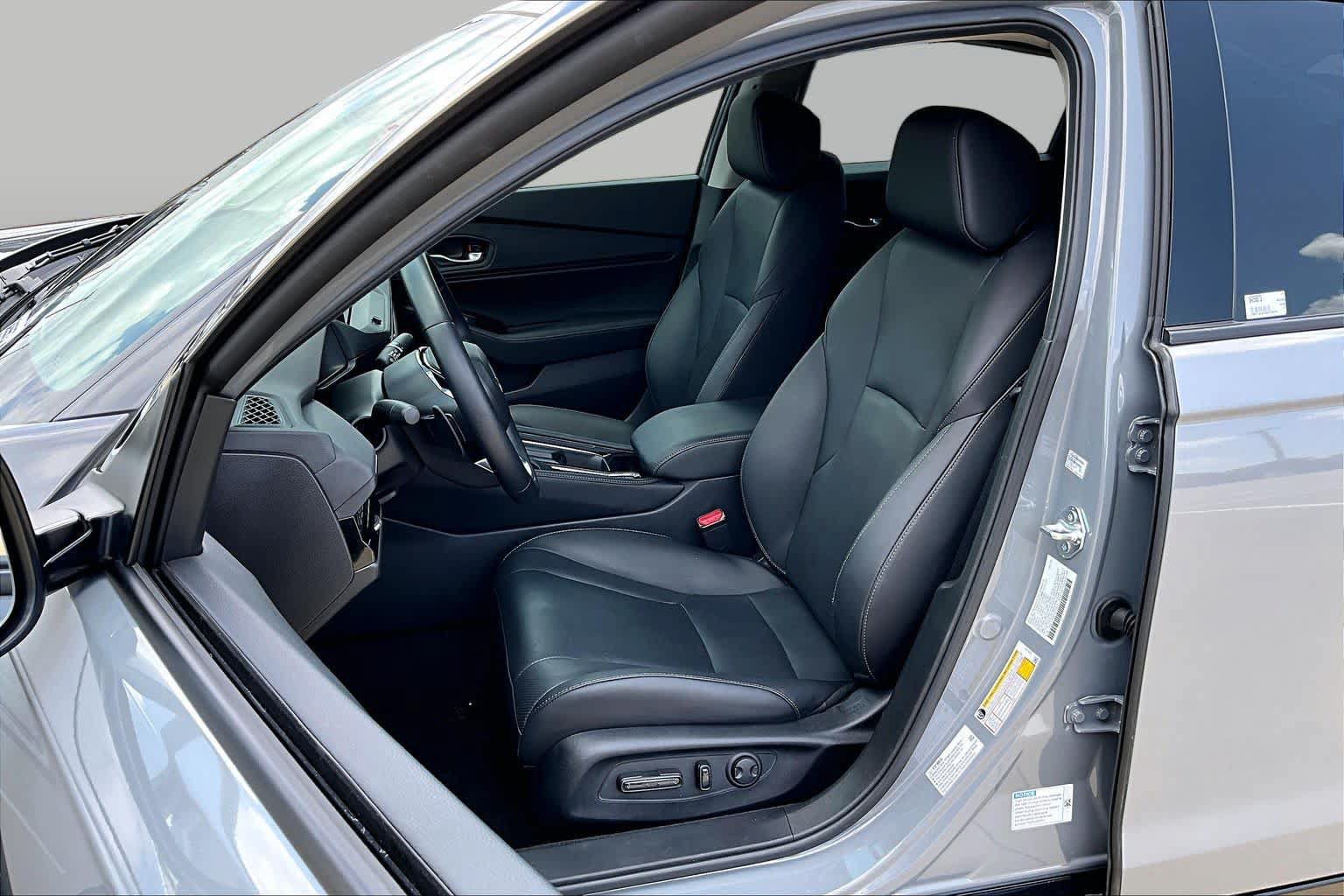 Used 2025 Honda Accord Touring image 8