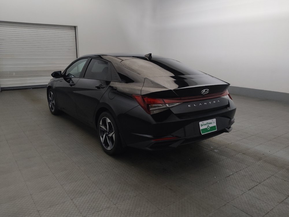 Used 2023 Hyundai Elantra SEL w/ Convenience Package FWD image 5