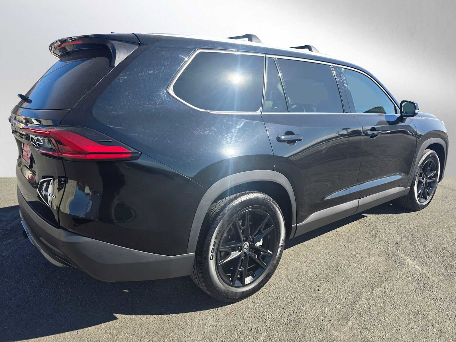 Used 2024 Toyota Grand Highlander Limited image 3