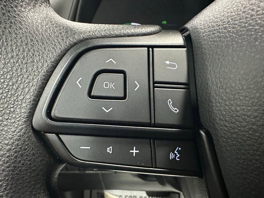 Used 2025 Toyota Sienna LE FWD image 18