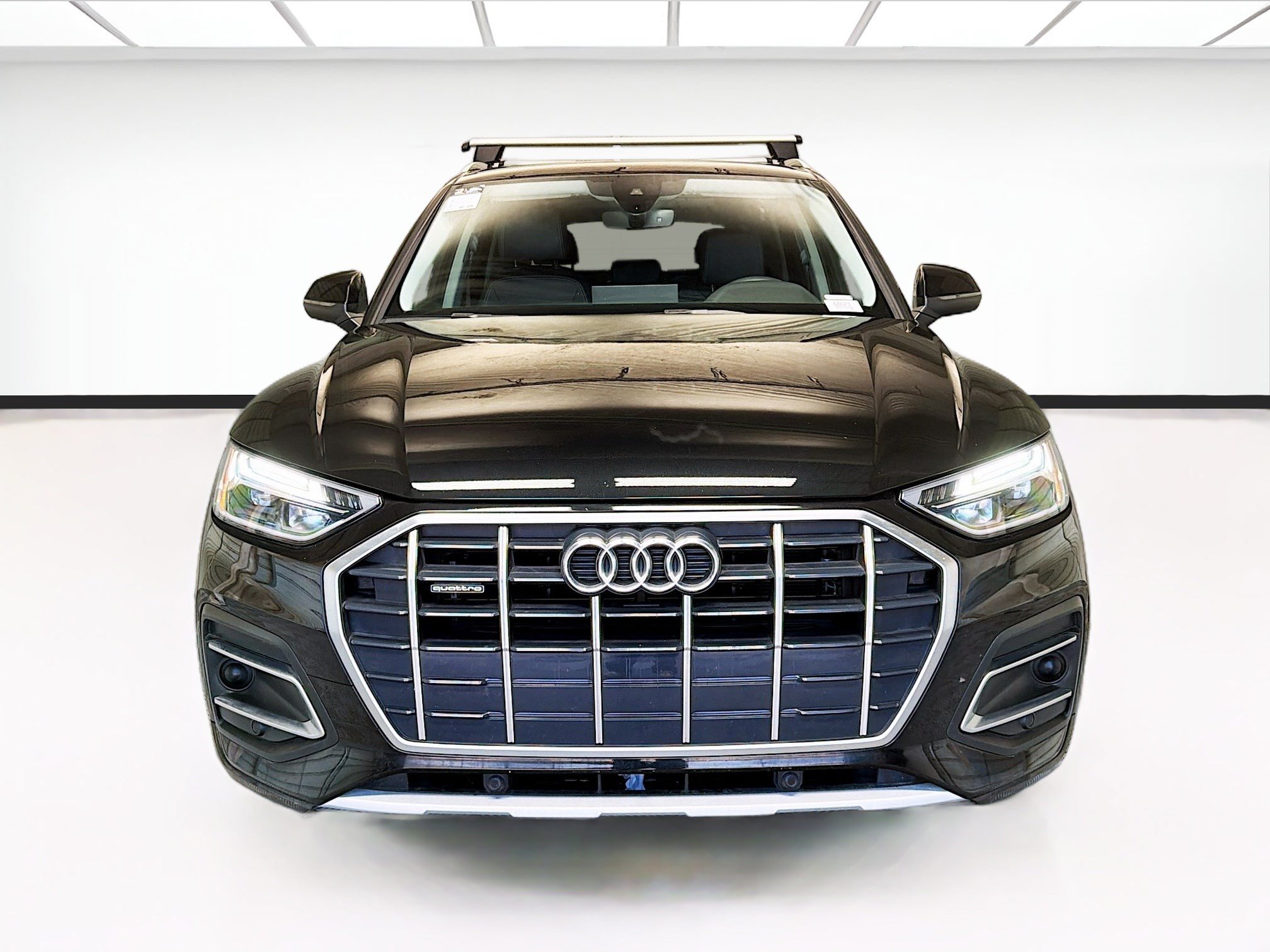 Used 2023 Audi Q5 2.0T Premium w/ Convenience Package AWD/4WD image 2