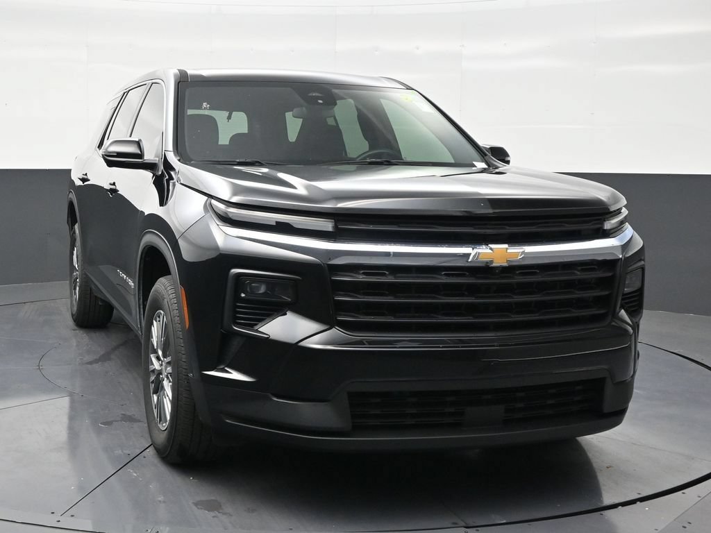 Used 2025 Chevrolet Traverse LT FWD image 7