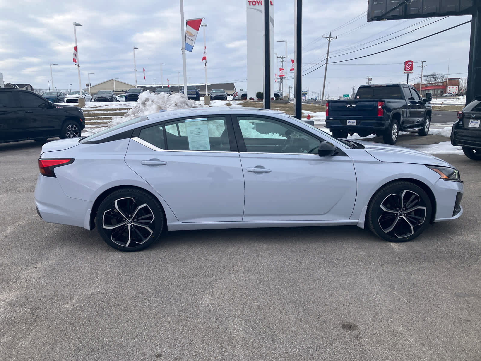 Used 2023 Nissan Altima 2.5 SR w/ SR Premium Package image 8