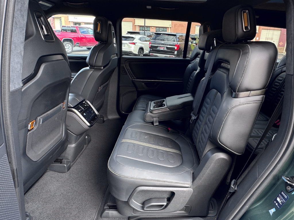 Used 2025 Rivian R1S Adventure Dual AWD/4WD image 36
