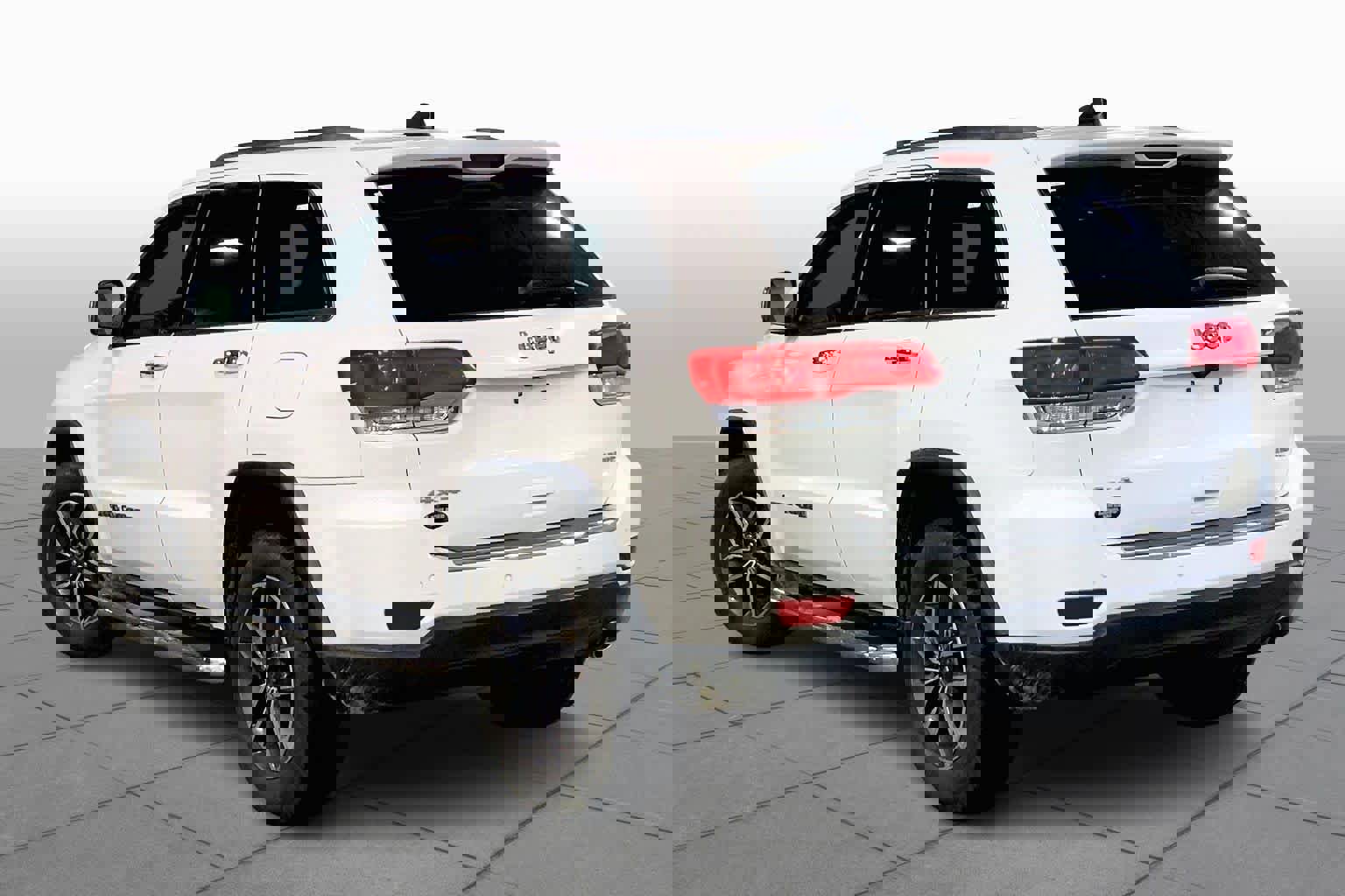 Used 2019 Jeep Grand Cherokee Limited w/ Luxury Group II image 11