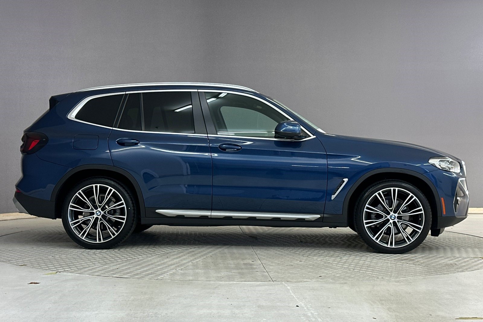 Certified 2024 BMW X3 sDrive30i w/ Premium Package RWD image 8
