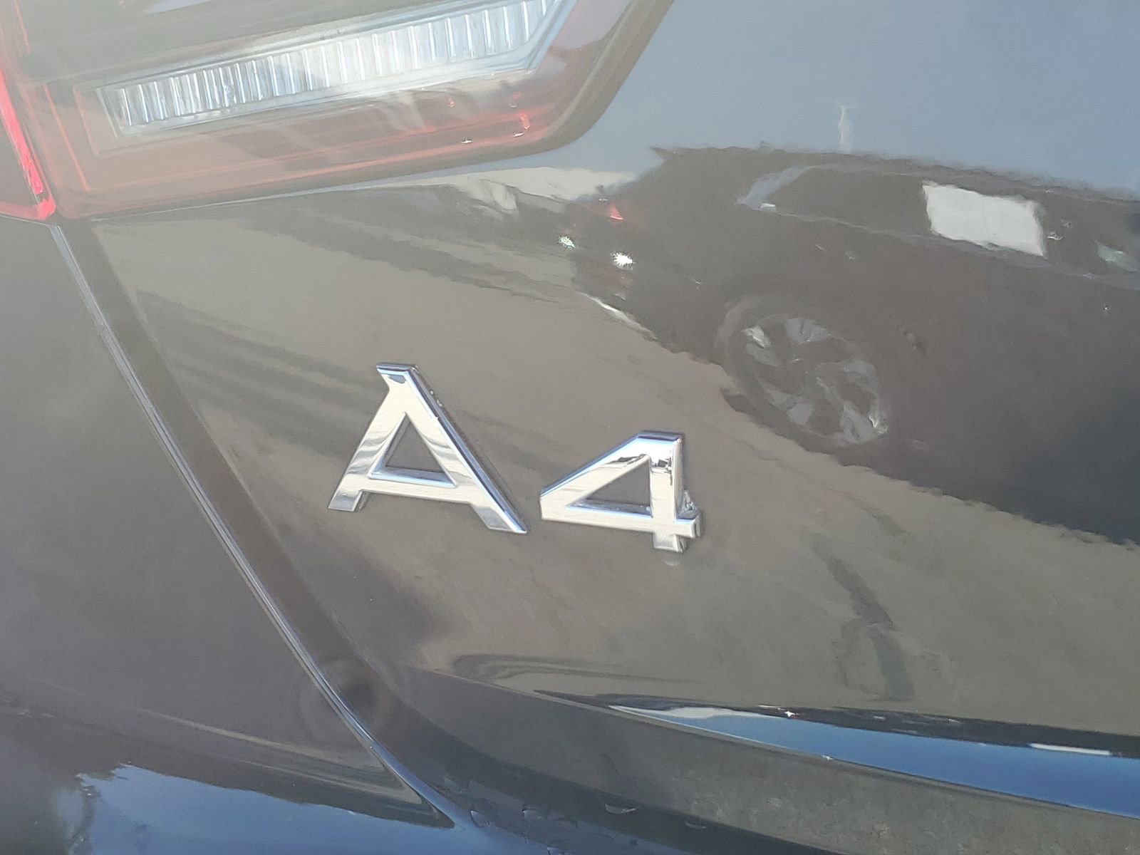 Used 2019 Audi A4 2.0T Premium image 7