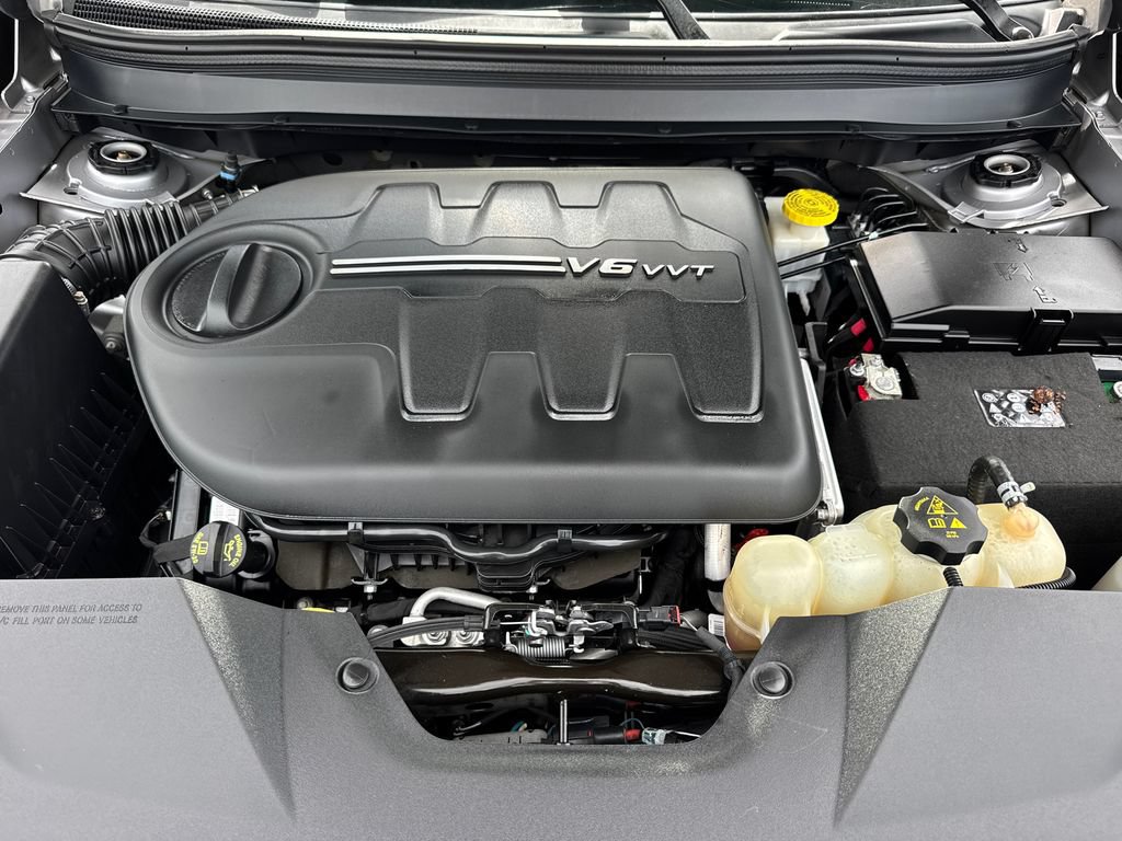 Used 2019 Jeep Cherokee Limited FWD image 9
