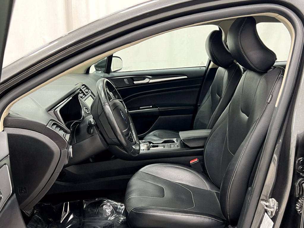 Used 2019 Ford Fusion Titanium FWD image 14