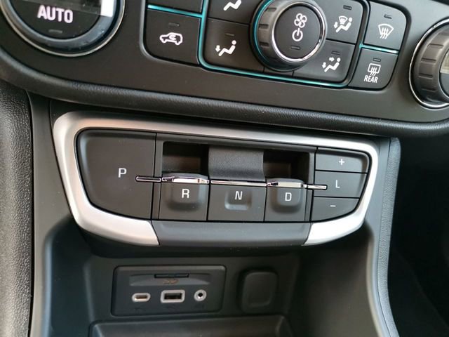 Used 2022 GMC Terrain SLT w/ Infotainment Package II FWD image 7