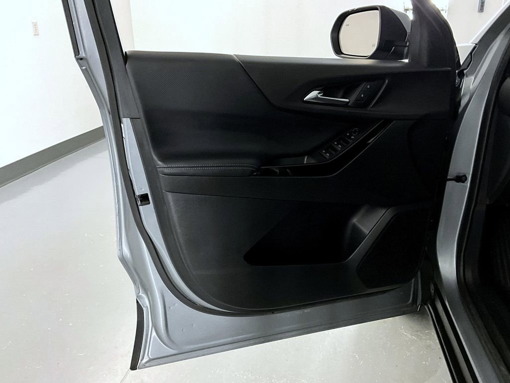 Certified 2025 Chevrolet Equinox LT image 9