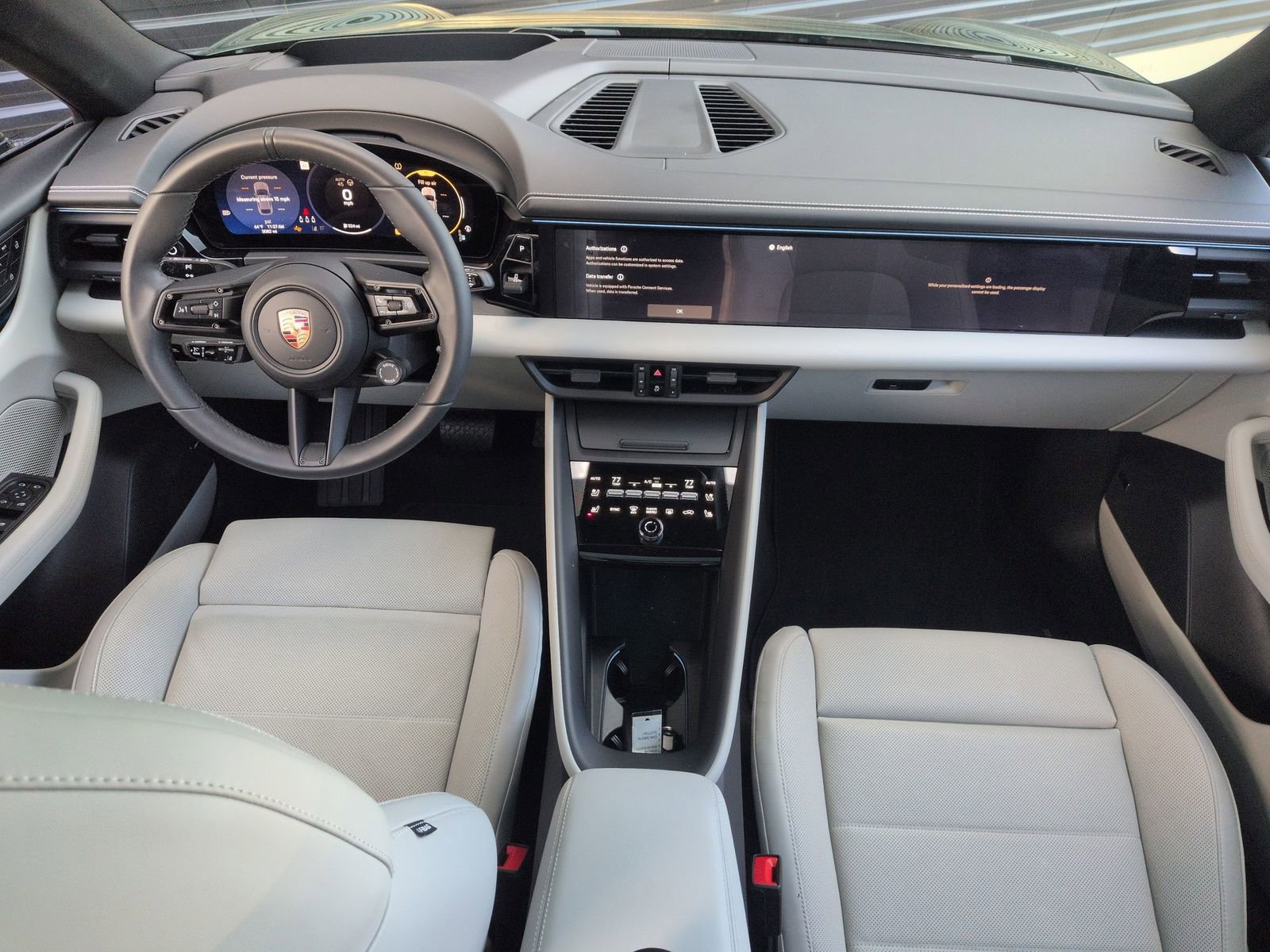 Certified 2025 Porsche Macan Electric image 22